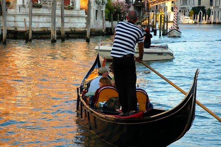 Venice Gondola Experience + Exclusive Ebook — photo 1 of 22