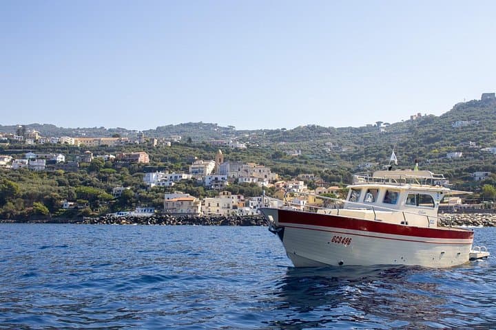 Group Capri tour , visit of caves, local legend and swimming — photo 1 of 17