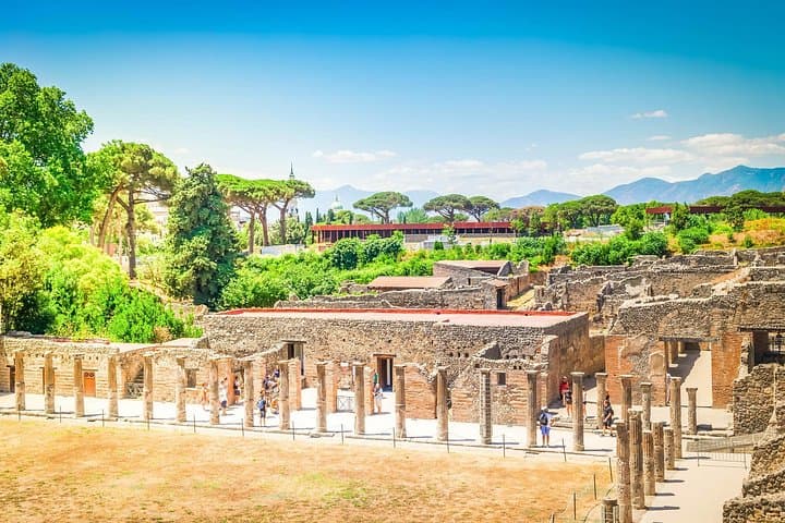 Private Tour of Pompeii and Mt. Vesuvius from Sorrento — photo 1 of 6