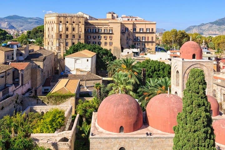 Palermo Walking Tour and Guided Visit to Palazzo dei Normanni — photo 1 of 18