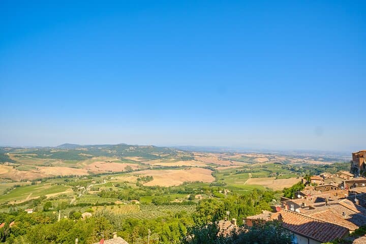 Val d'Orcia private tour: Montalcino, Pienza and Montepulciano — photo 1 of 14