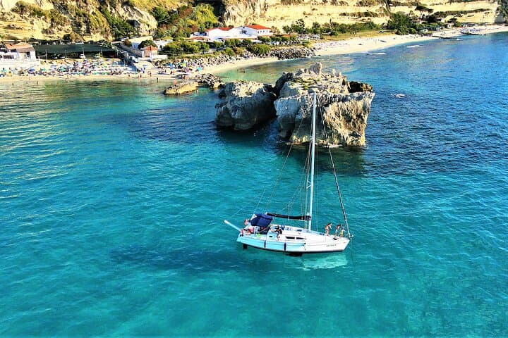 Private tour on sailing boat — photo 1 of 16