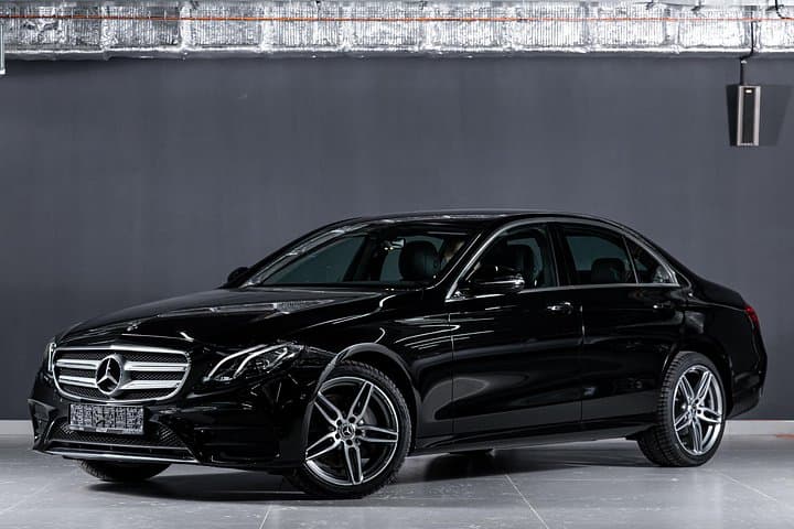 Fiumicino Airport to Rome Luxury Transfer: Mercedes-Benz E-Class — photo 1 of 2