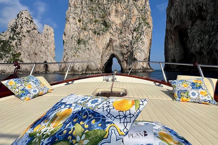 The Island of Capri Private Boat Tour 3 hours — photo 1 of 10