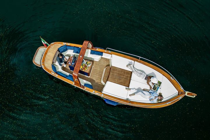 Villas Private Boat Tour Wooden Classic Boat 2H — photo 1 of 15