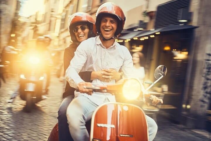 Ride Rome on a Vespa with a local driver — photo 1 of 25