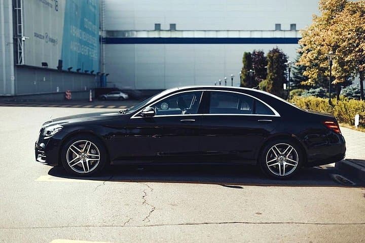 Private Transfer: Malpensa Airport MXP to Milan by Business Car — photo 1 of 11