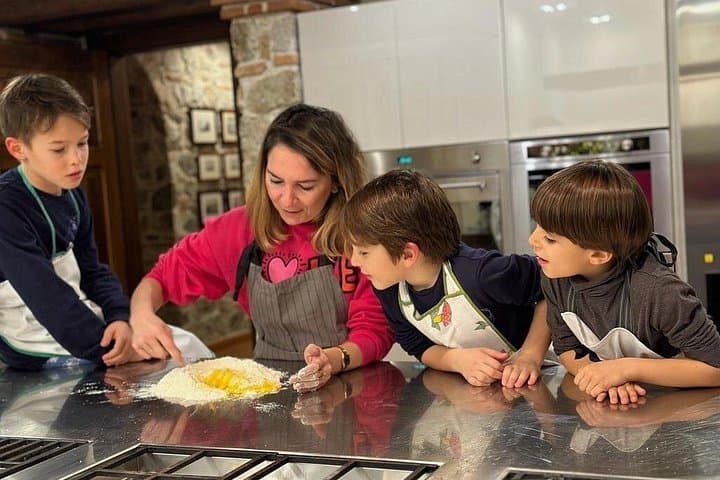 Cooking class : Fresh pasta and tiramisu for children in Milan — photo 1 of 15