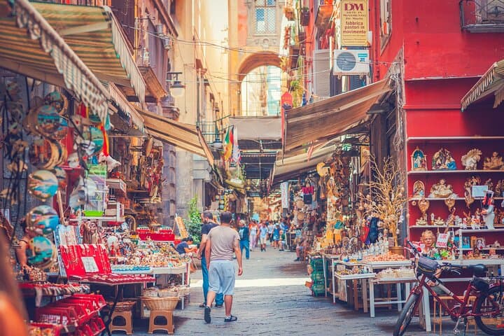 2-Hour Small Group Walking Tour in the Heart of Naples — photo 1 of 7