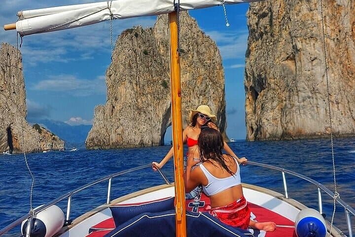 Capri Private Mini-Tour among the Wonders of the Island — photo 1 of 13