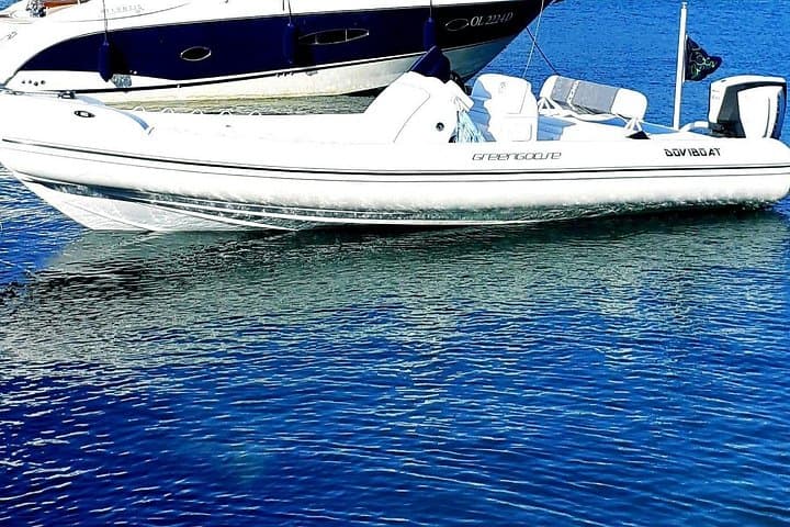 Panoramic Private Tour in Dinghy 8 m from Naples to Capri — photo 1 of 5