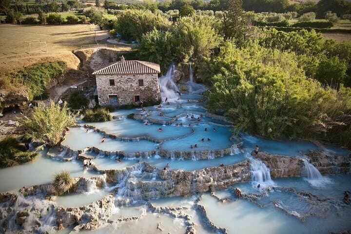 Guided tour to the wonderful Saturnia thermal waterfalls — photo 1 of 15
