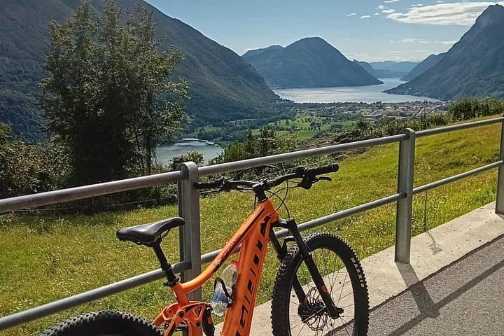 4-hour E-bike Tour of the Piccolo Mondo Antico in Lake Como — photo 1 of 11