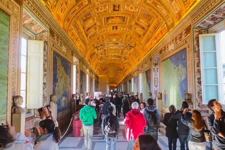 Semiprivate Guided Tour Vatican Museum & Sistine Chapel — photo 1 of 8