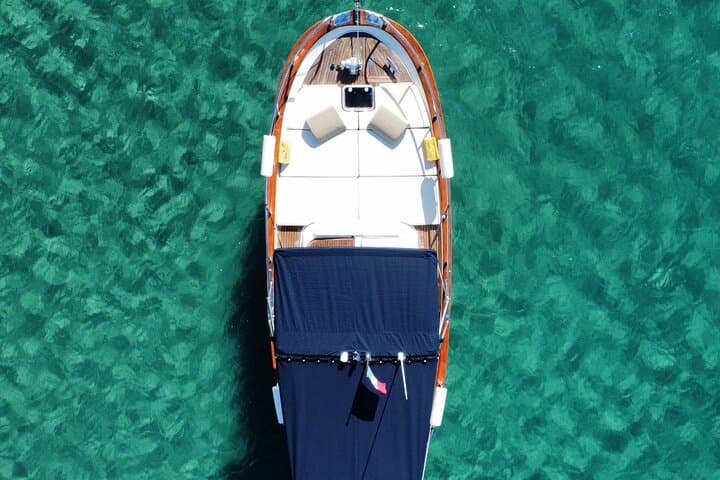 Private Tour of Ischia on Gozzo Fratelli Aprea 750 Open Cruise — photo 1 of 11