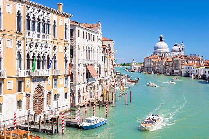 Private Gondola Serenade & Exclusive Venice eBook — photo 1 of 20