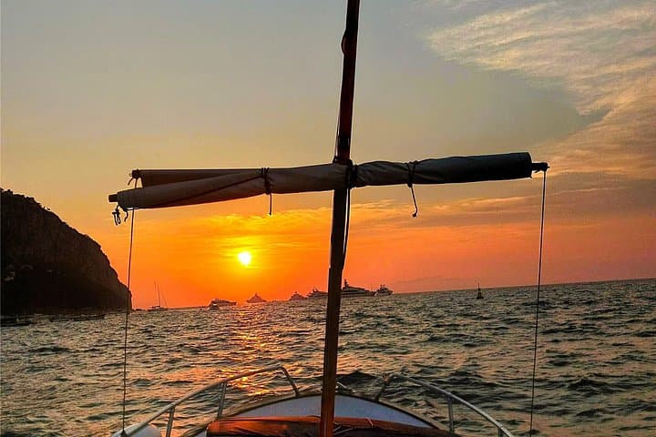 Sunset in Capri Memories over the Sea — photo 1 of 32