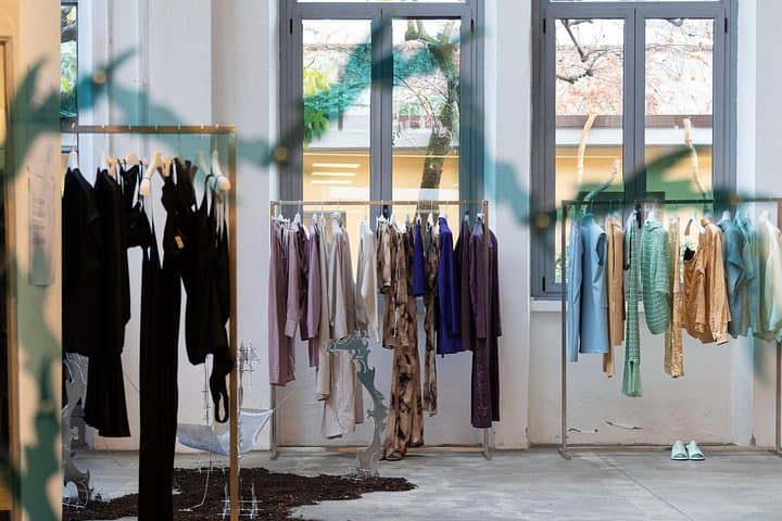 Showrooms and Stores Guided Fashion Activity — photo 1 of 7