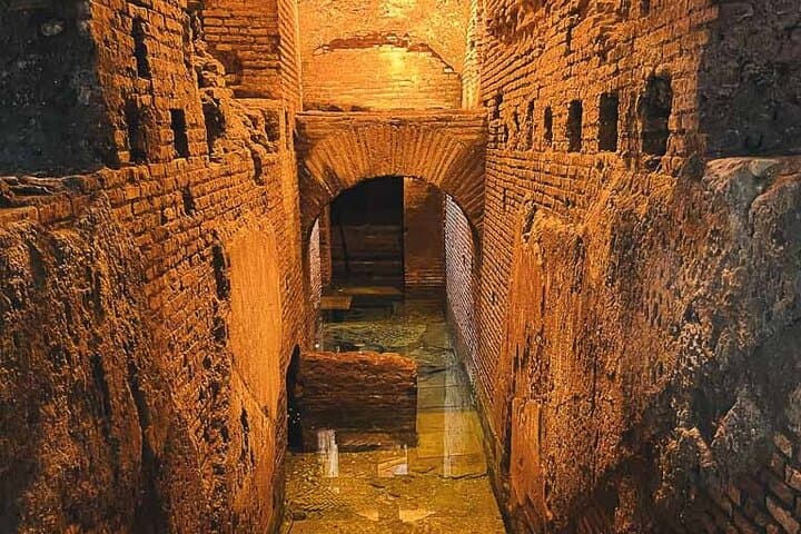 Trevi Fountain Underground Aqueduct and Spanish Steps Tour — photo 1 of 13