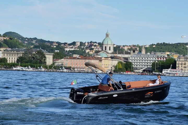 Experience on Lake Como aboard an elegant boat — photo 1 of 19