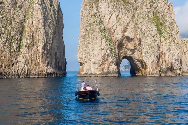 4 Hours Private Boat Tour of Capri — photo 1 of 9