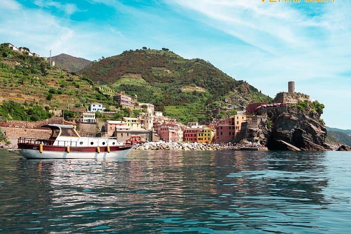 8 Hours Cinque Terre with Lunch on Boat in Spezia — photo 1 of 38