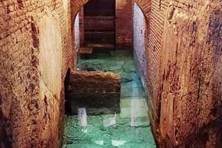 guide tour for the Pantheon and the Trevi Fountain Underground