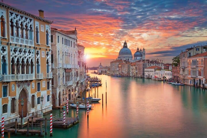 Private Exclusive Transfer from Milan to Venezia — photo 1 of 8