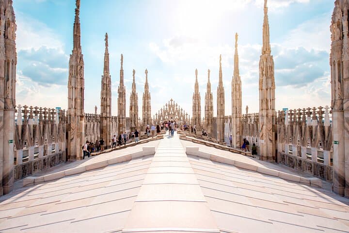 Milan: Duomo’s Cathedral Guided Tour with Optional Rooftop Access — photo 1 of 10