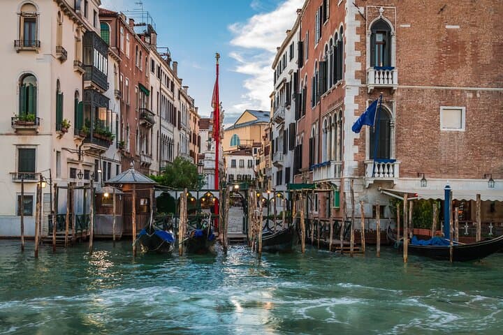 Self Guided Tour of Venice's Best Kept Secrets — photo 1 of 7