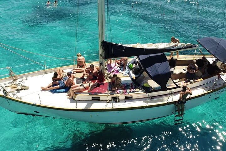 Catania: Boat Trip with Aperitif, Prosecco and Snorkeling — photo 1 of 12