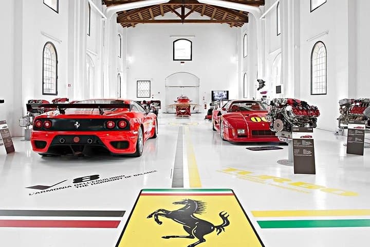 Private Ferrari and Pagani with Balsamic Experience from Florence — photo 1 of 22