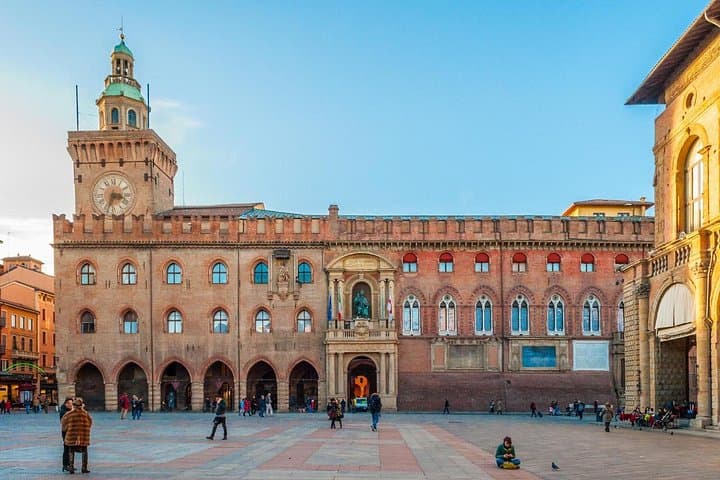 Explore Bologna in 60 minutes with a Local — photo 1 of 9