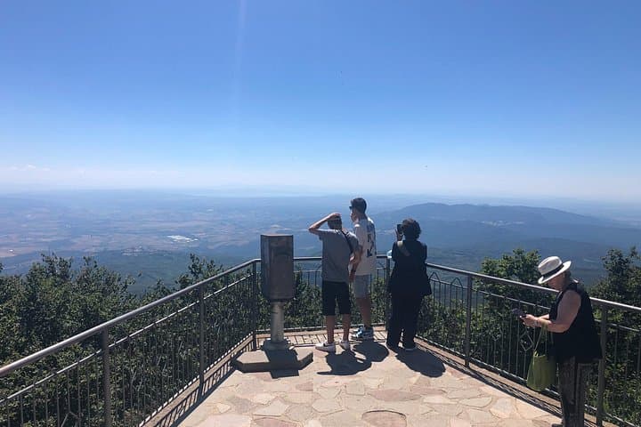 Easy Volcano Walk on Mount Amiata with Stunning Val d’Orcia Views — photo 1 of 6