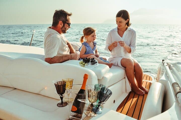 Private boat tour to Capri — photo 1 of 14
