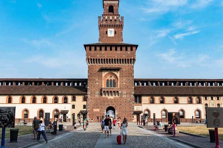 Discover Sforza Castle and Michelangelo’s Pieta Rondanini + ebook — photo 1 of 24