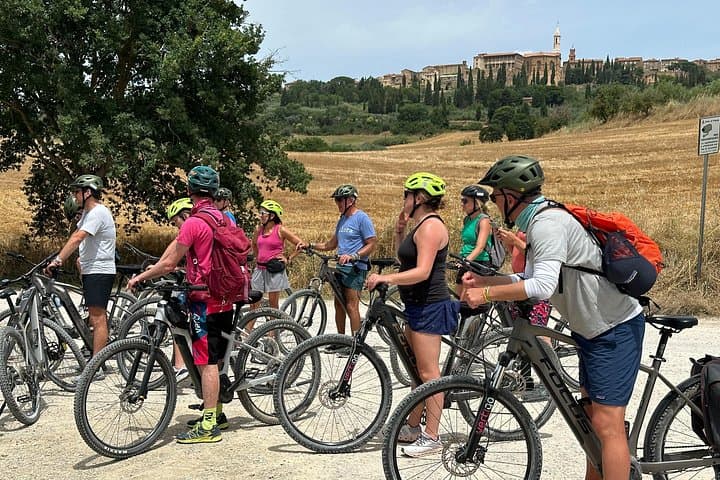 Private Valdorcia Ebike Tour with Tuscan Pecorino Cheese Tasting — photo 1 of 6