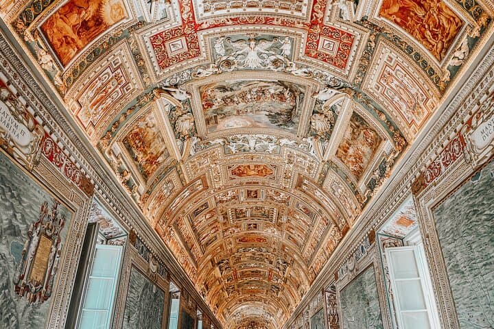 Vatican Museums Sistine Chapel Saint Peter Basilica Guided Tour — photo 1 of 15