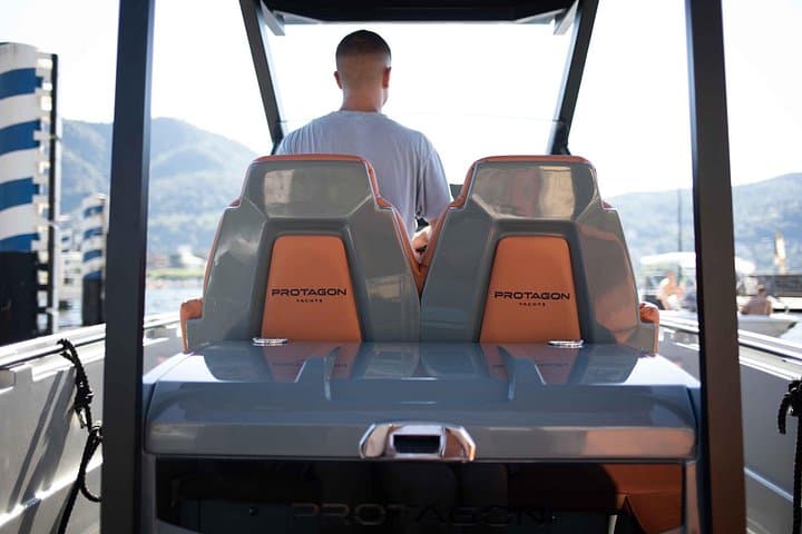 Private 2-hour speedboat tour of Lake Como — photo 1 of 10