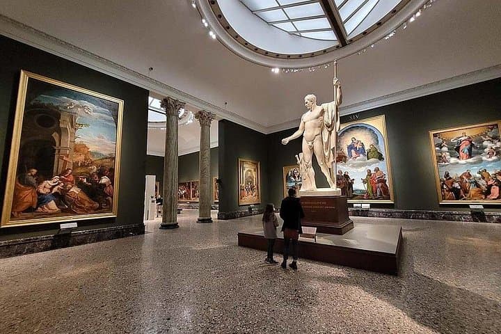 Brera Gallery Tour and Brera District + eBook — photo 1 of 20