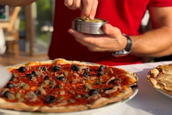 Pizza Party Experience with Private Pizza Chef in Tuscany — photo 1 of 15