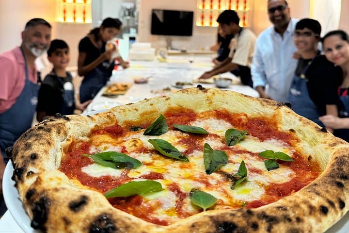Pizza and Gelato Making Class in Rome — photo 1 of 9