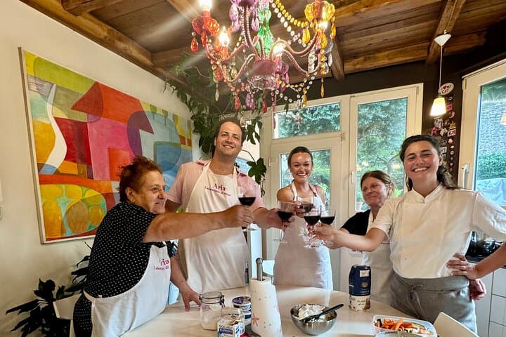 Cooking Class in a Roman Home in Trastevere - Pasta & Tiramisu — photo 1 of 21