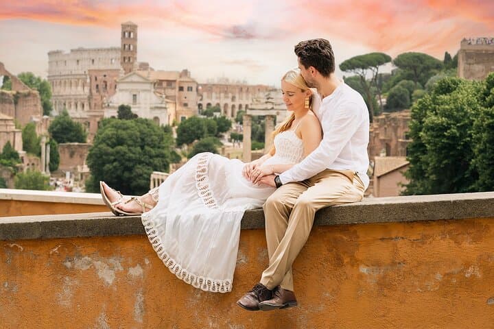 Rome: Private Colosseum Photoshoot with Local Photographer — photo 1 of 28