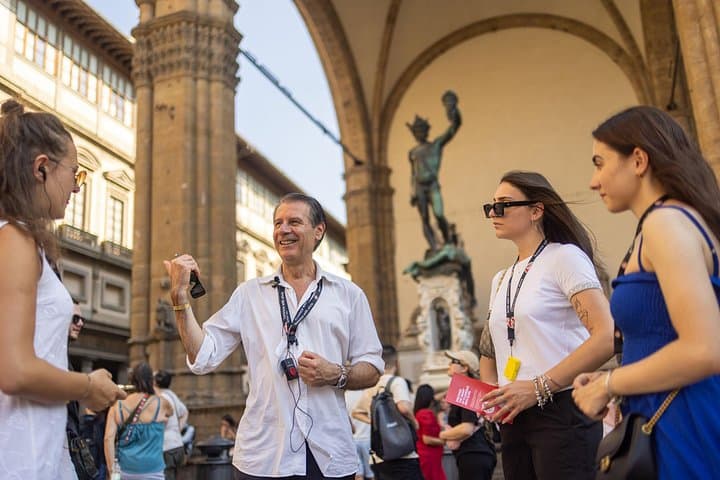 Renaissance Secrets with Elvis - Walking experience — photo 1 of 9