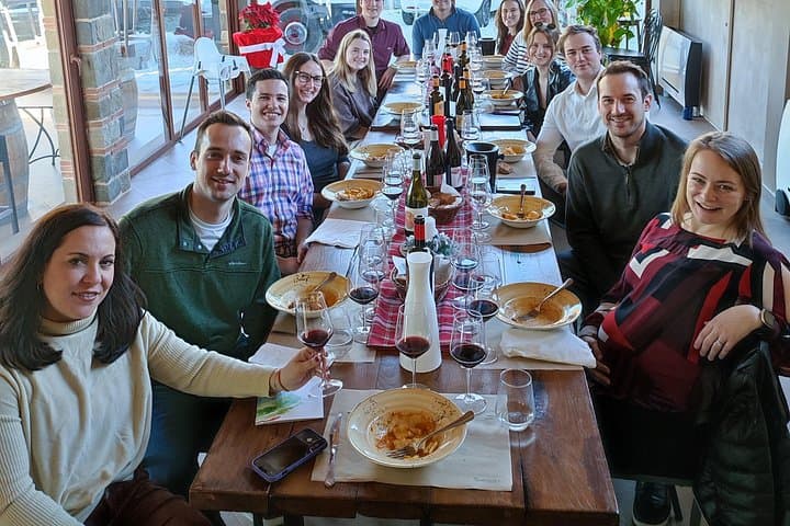 Light lunch and wine tasting in the hills of Lucca with sommelier — photo 1 of 3