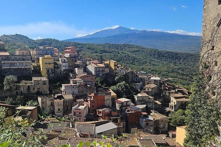 Castiglione, wine & ricotta tasting with Alcantara Gorges — photo 1 of 15