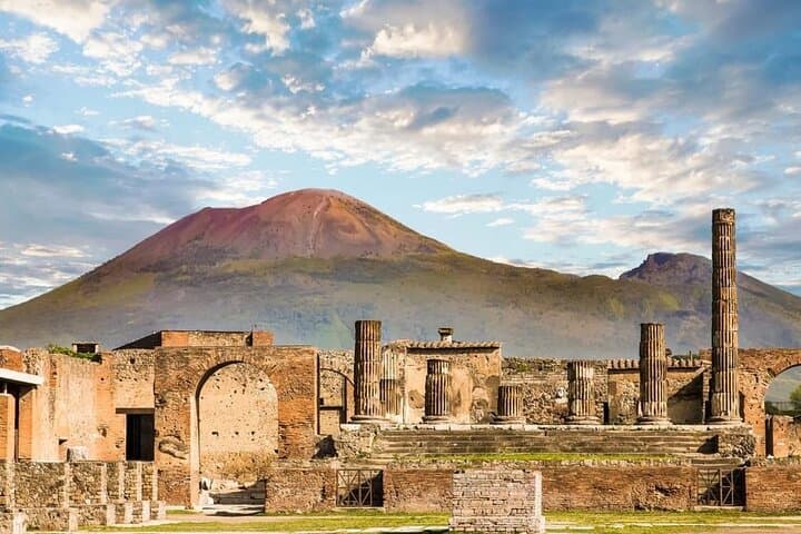 Pompeii Tour, Lunch and Vesuvius Wine Tasting — photo 1 of 6