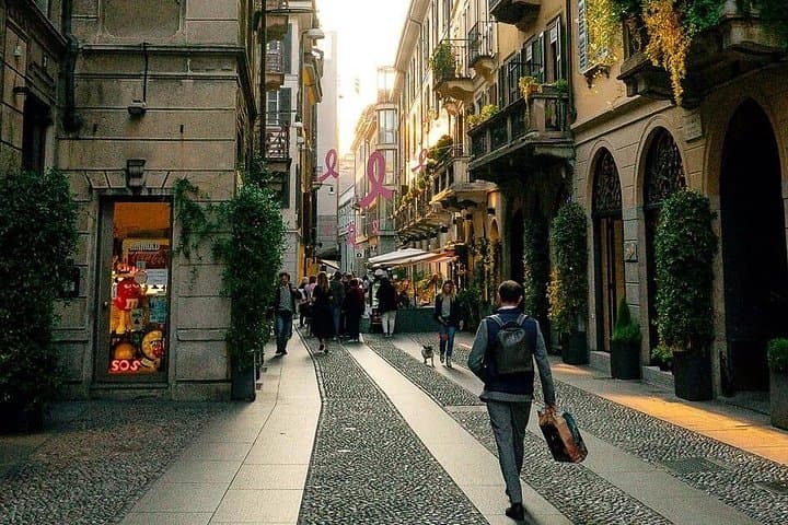 Gallery Art and Culture Guided Walking Tour in Brera + Ebook — photo 1 of 20