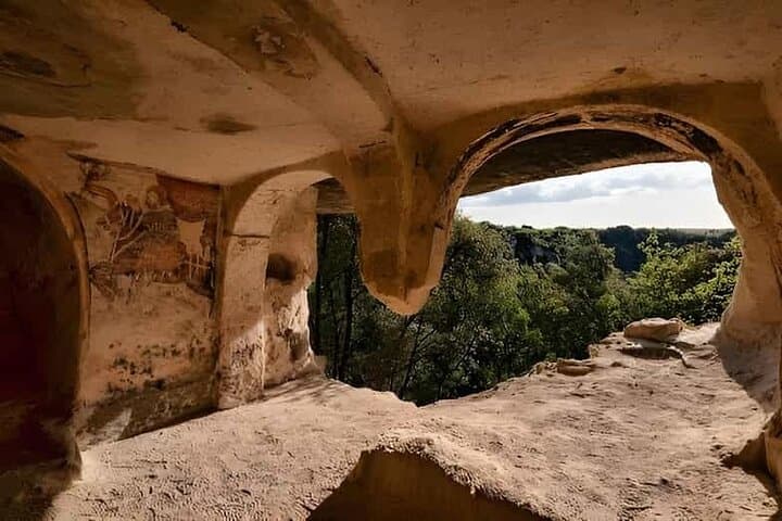 Shared tour in the UNESCO Park of Murgia Materana — photo 1 of 12